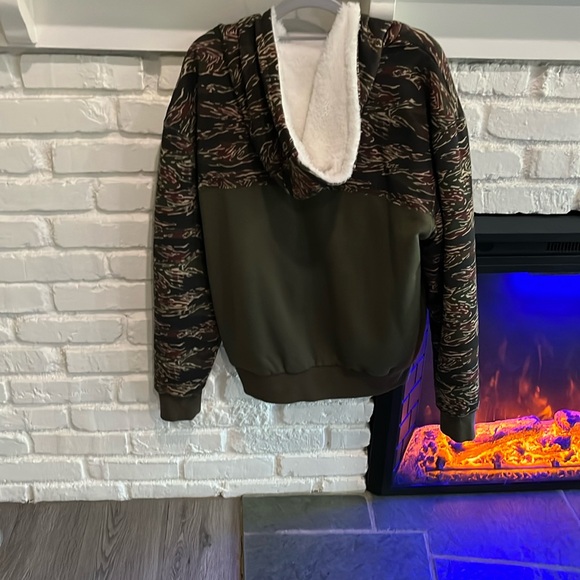 Men’s warm lined hoodie💙 - Picture 3 of 4